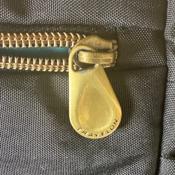 TRAVELON ladies Crossbody anti-/credit card protection travel purse perfect COND - Picture 6 of 8